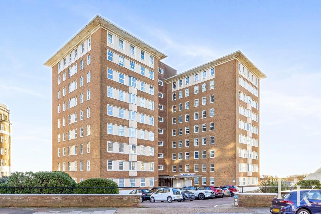 Courtenay Terrace, Flag Court, Flat 36-006.JPG