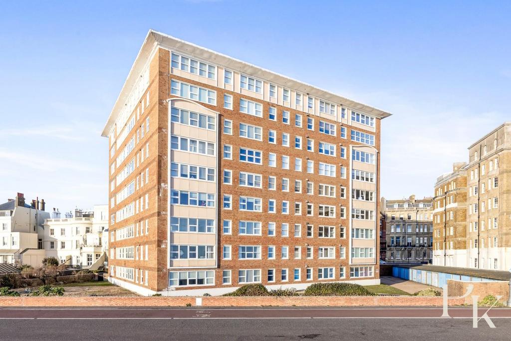 Courtenay Terrace, Flag Court, Flat 36-012.JPG