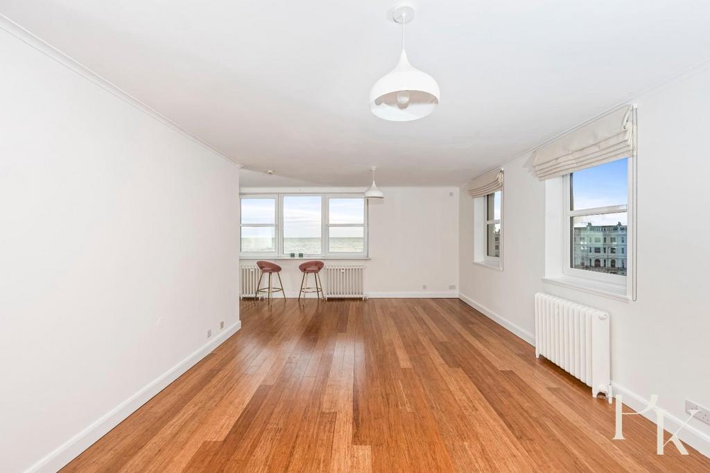 Courtenay Terrace, Flag Court, Flat 36-026.JPG