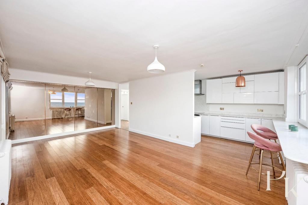 Courtenay Terrace, Flag Court, Flat 36-024.JPG