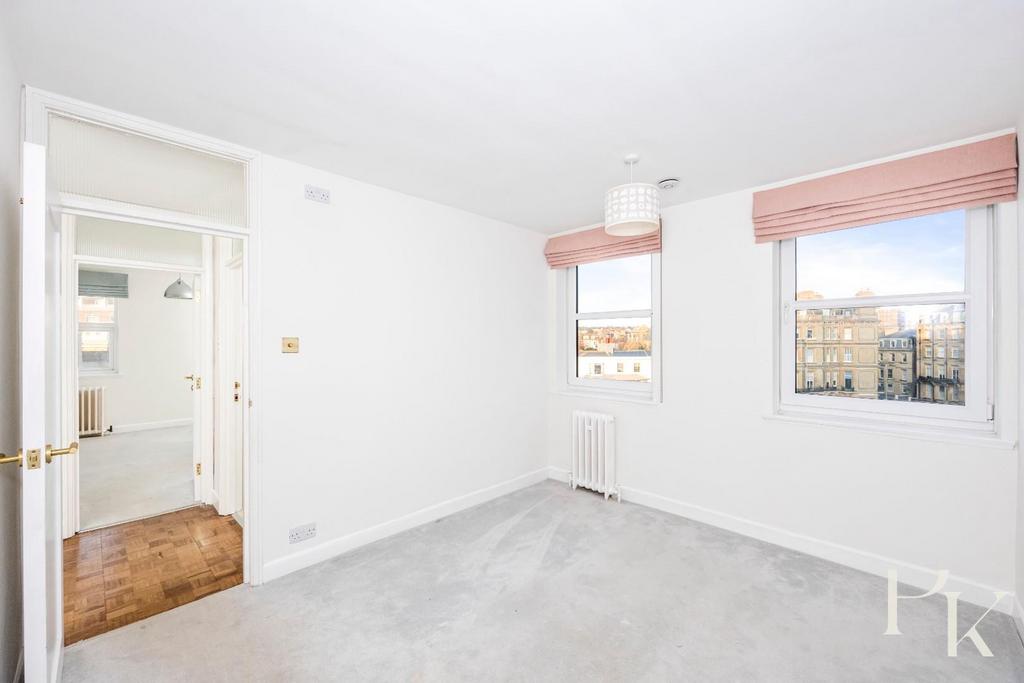 Courtenay Terrace, Flag Court, Flat 36-020.JPG