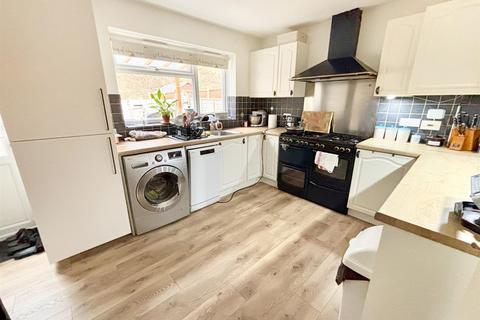 3 bedroom end of terrace house for sale, Symes Road, Poole BH15