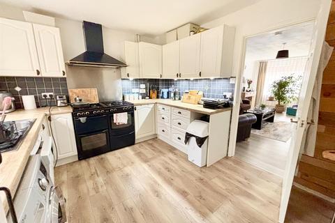 3 bedroom end of terrace house for sale, Symes Road, Poole BH15