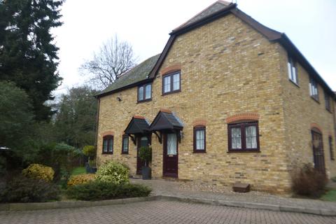 2 bedroom maisonette to rent, 1 RIVER SIDE MEWS, EN10 6NB