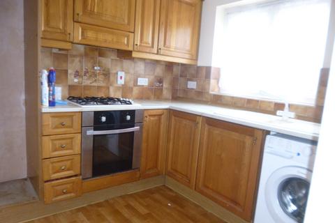2 bedroom maisonette to rent, Riverside Mews, Pembroke Close, EN10