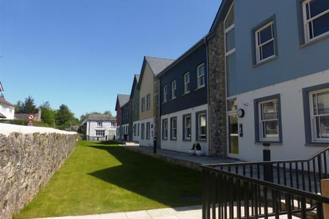 2 bedroom apartment to rent, Market Close, Ashburton