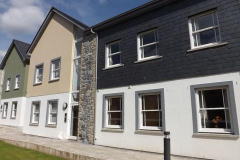 2 bedroom apartment to rent, Market Close, Ashburton