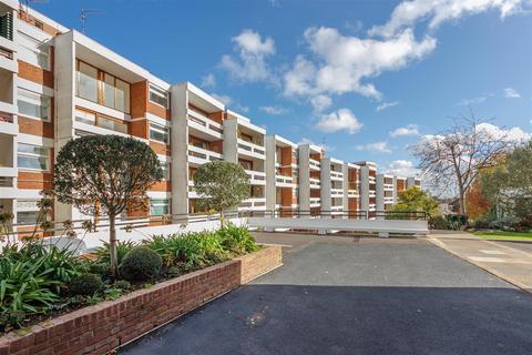 3 bedroom flat for sale, Southwood Park, Southwood Lawn Road, Highgate, London, N6