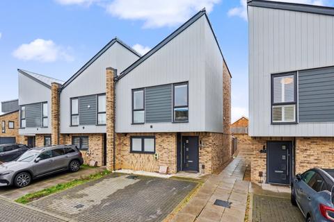 3 bedroom semi-detached house for sale, Bloomfields, Rainham,