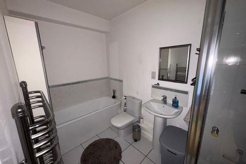 2 bedroom flat to rent, Western Road, Leicester