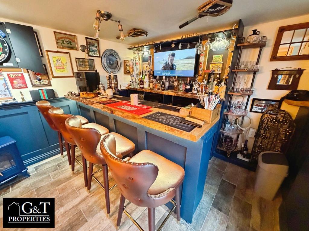 Outside bar