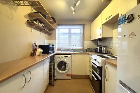 2 bedroom ground floor flat for sale, Morello Gardens, Stevenage Road, Hitchin