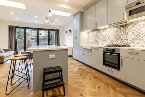 1 bedroom flat to rent, Camborne Avenue, London W13