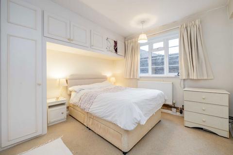 2 bedroom flat for sale, Park Road, Hampton Wick Kingston Upon Thames KT1