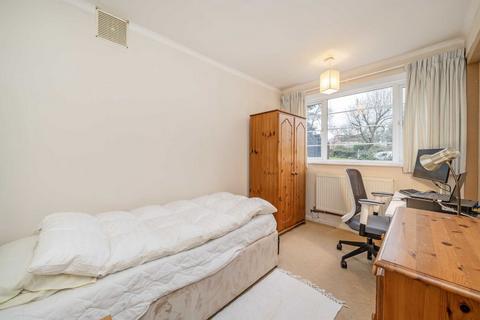 2 bedroom flat for sale, Park Road, Hampton Wick Kingston Upon Thames KT1