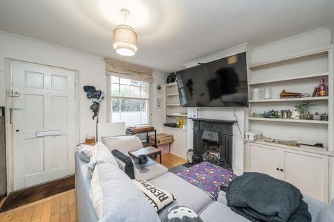 2 bedroom terraced house to rent, Albion Road, Twickenham TW2