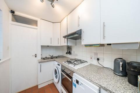 2 bedroom terraced house to rent, Albion Road, Twickenham TW2