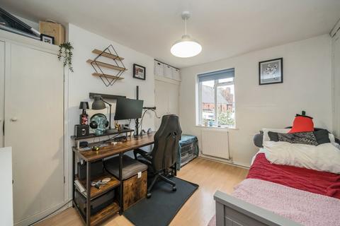2 bedroom terraced house to rent, Albion Road, Twickenham TW2