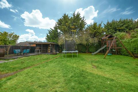 3 bedroom semi-detached house to rent, Jubilee Avenue, London Colney, AL2