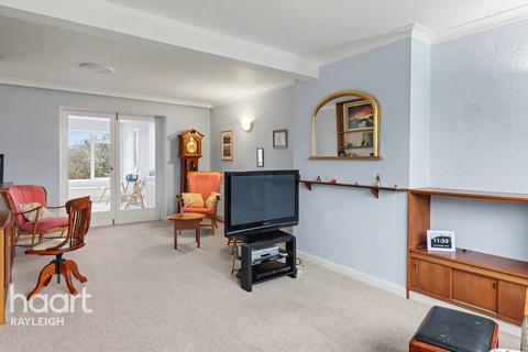 3 bedroom semi-detached house for sale, Willow Close, Rayleigh