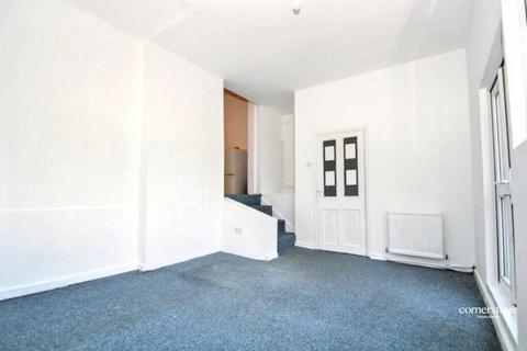 1 bedroom flat to rent, London SE25