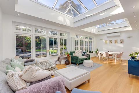 Lanchester Road, Highgate, London, N6