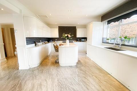 4 bedroom detached house for sale, Milfield Avenue, Wallsend
