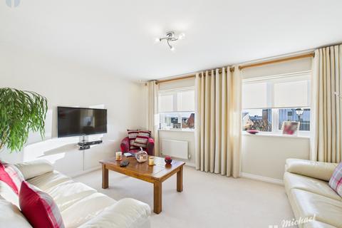 4 bedroom terraced house for sale, Colonel Grantham Avenue, Aylesbury, Buckinghamshire