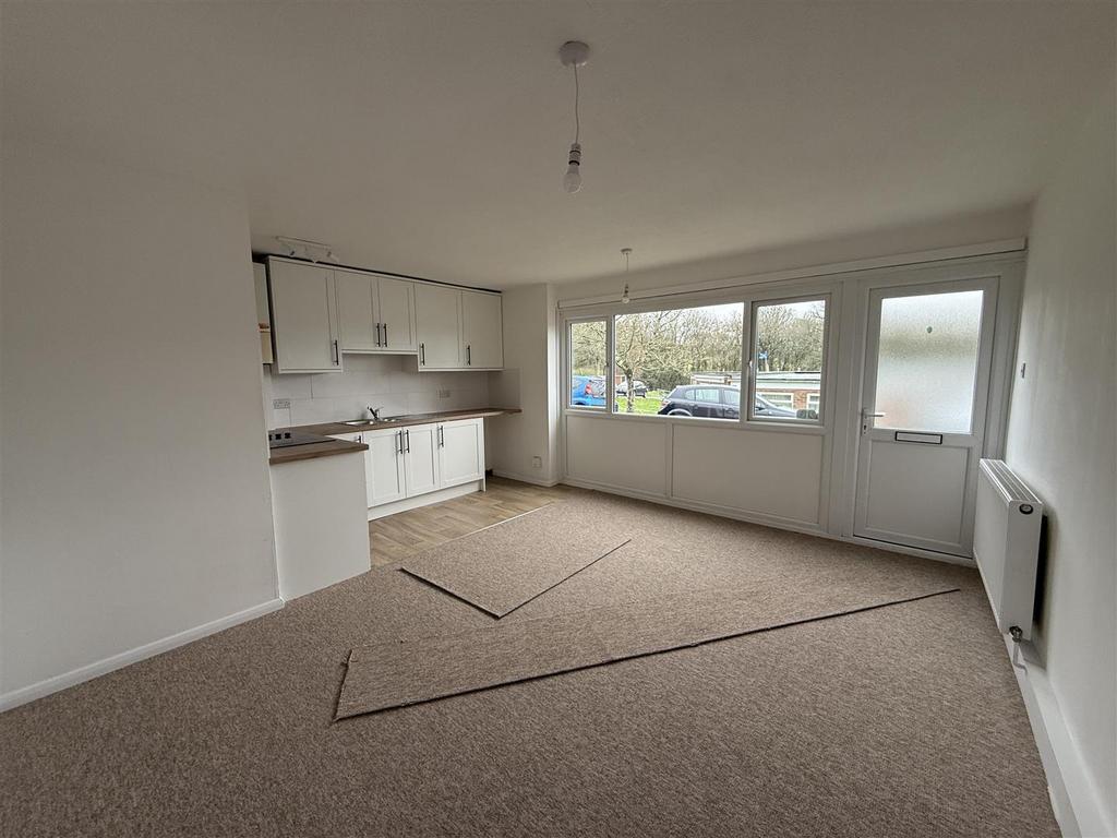 Living Area: