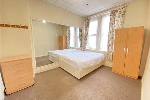 1 bedroom apartment to rent, Manor road, West Ealing