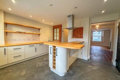 4 bedroom terraced house to rent, All Saints Road, Newmarket, Suffolk, CB8
