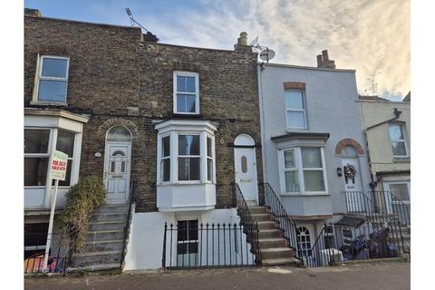 3 bedroom terraced house to rent, Hereson Road, Ramsgate CT11