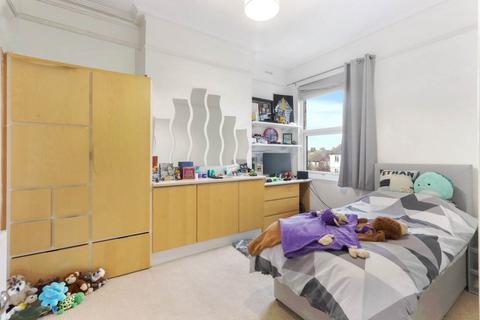 2 bedroom flat for sale, Macdonald Road, London