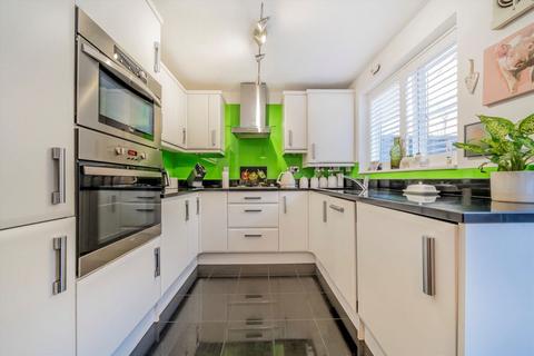 3 bedroom terraced house for sale, Winterburn Close, London N11