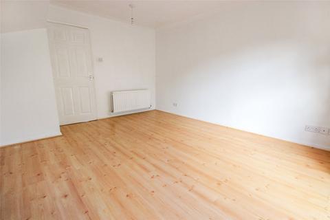 2 bedroom semi-detached house to rent, Bates Close, Rushden NN10