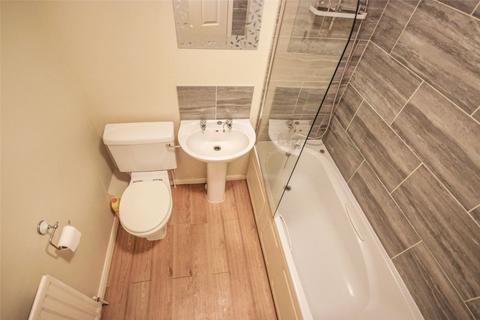 2 bedroom semi-detached house to rent, Bates Close, Rushden NN10