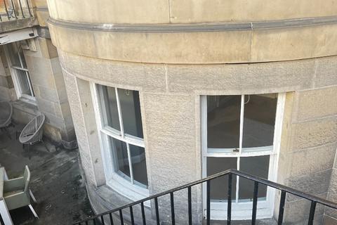 1 bedroom flat to rent, 6A