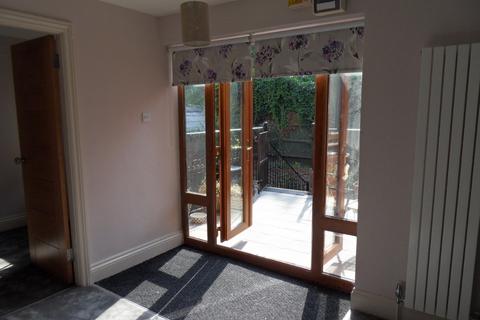 2 bedroom flat to rent, Cantilupe Road, Ross-on-Wye, HR9