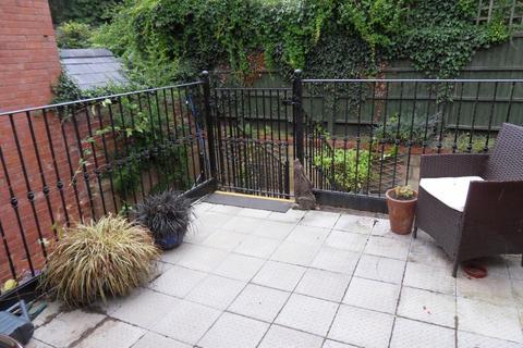 2 bedroom flat to rent, Cantilupe Road, Ross-on-Wye, HR9