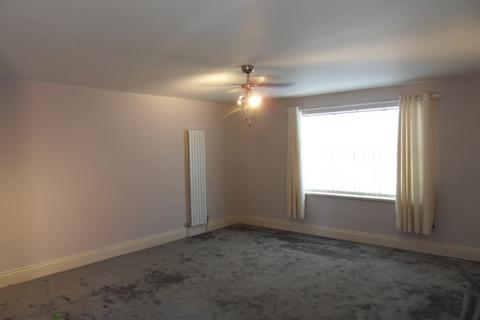 2 bedroom flat to rent, Cantilupe Road, Ross-on-Wye, HR9