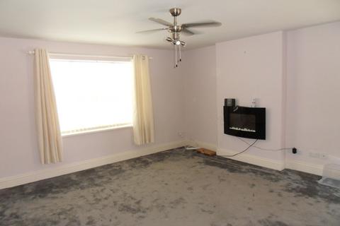 2 bedroom flat to rent, Cantilupe Road, Ross-on-Wye, HR9