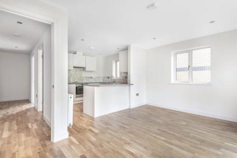 2 bedroom flat for sale, Ainger Close,  Aylesbury,  HP19