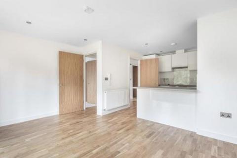 2 bedroom flat for sale, Ainger Close,  Aylesbury,  HP19