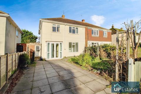 undefined, Burns Avenue, Warwick