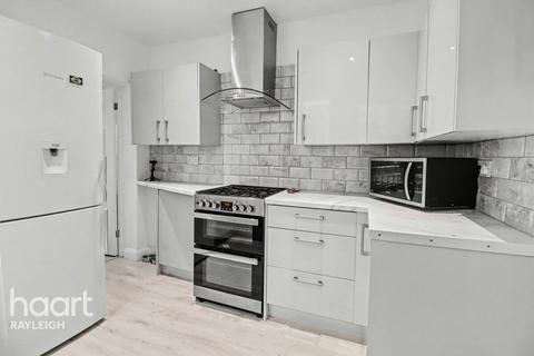2 bedroom semi-detached house for sale, Daws Heath Road, Rayleigh