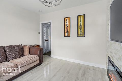 2 bedroom semi-detached house for sale, Daws Heath Road, Rayleigh