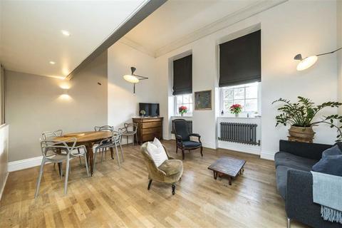 2 bedroom flat for sale, Battersea Park Road, London SW11