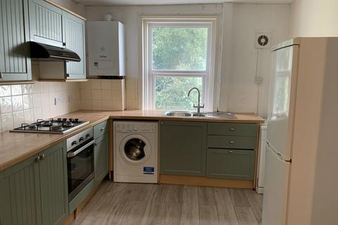 6 bedroom terraced house to rent, Southampton Street, Brighton, BN2 9UT