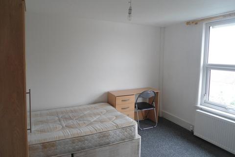 6 bedroom terraced house to rent, Southampton Street, Brighton, BN2 9UT