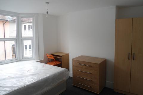 6 bedroom terraced house to rent, Southampton Street, Brighton, BN2 9UT